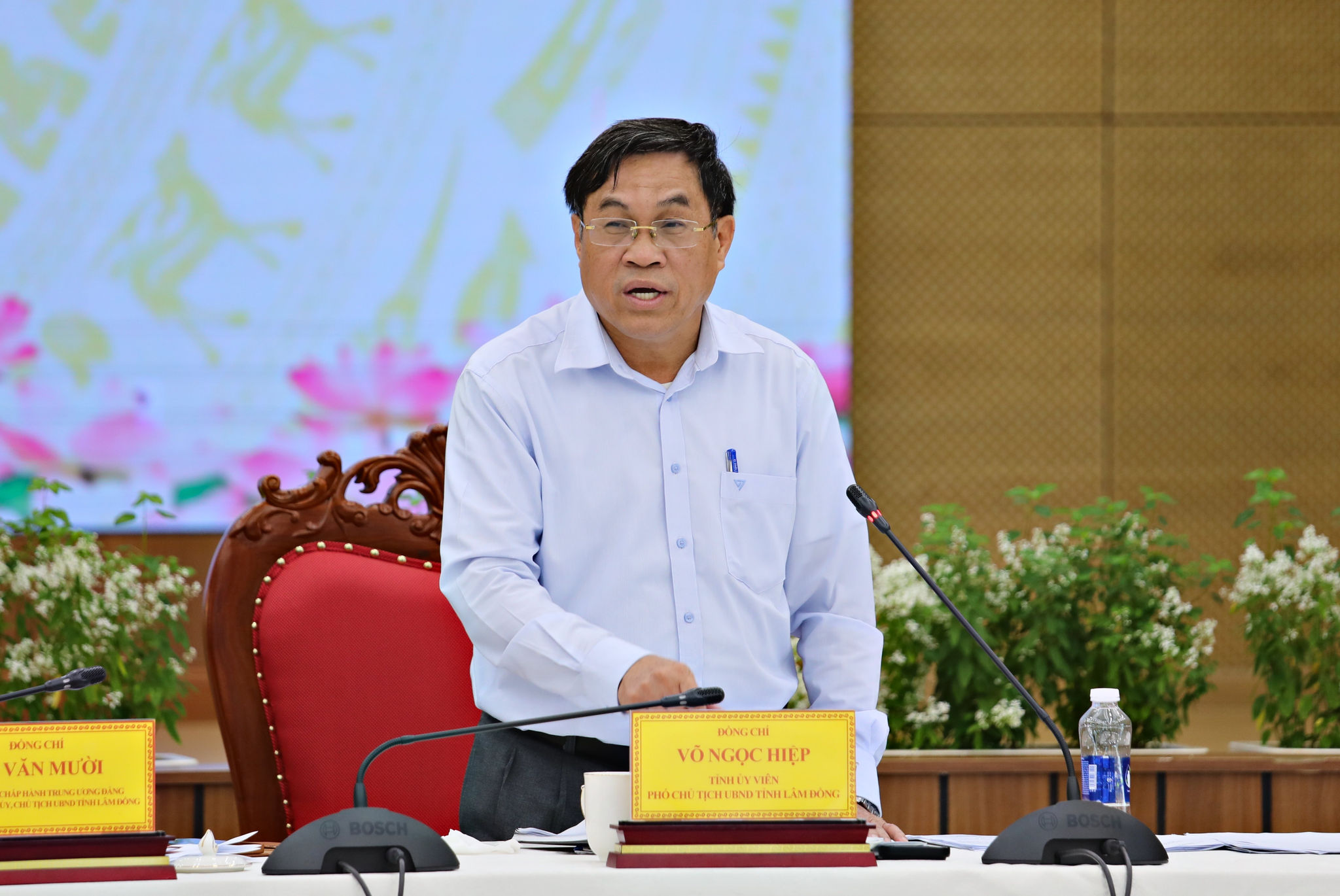 Phó Chủ tịch UBND tỉnh Võ Ngọc Hiệp yêu cầu các sở, ngành địa phương phối hợp chặt chẽ giải ngân vốn đầu tư công đảm bảo đúng thời gian, không để tồn đọng đối với nguồn vốn chuyển tiếp