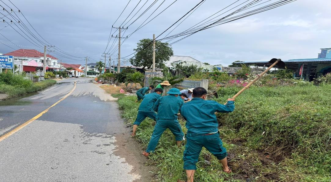 quân sự 2