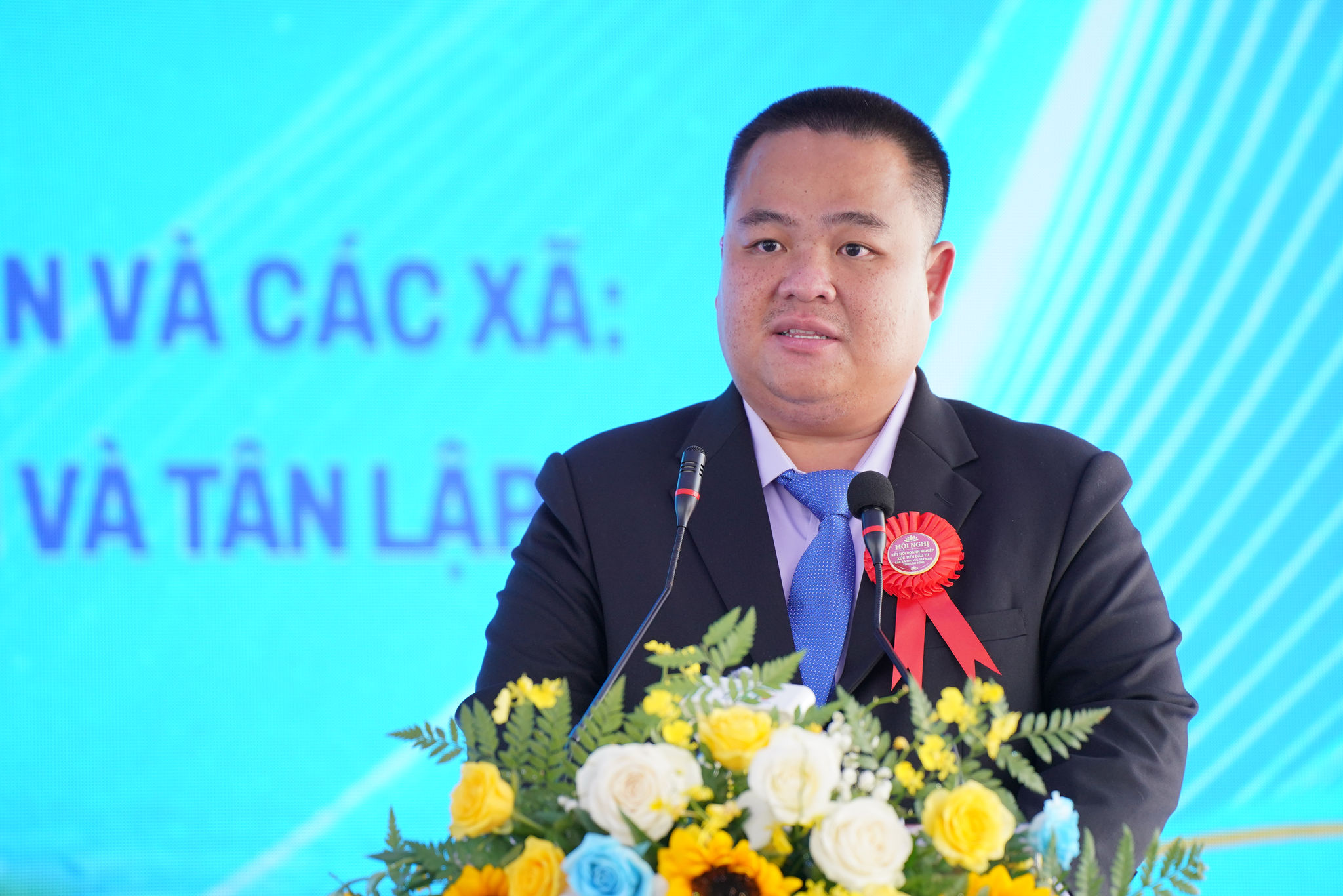 Ông Nguyễn Thế Hiển – Chủ đầu tư Cụm CN Nam Hà và Cụm CN Nam Hà 2 phát biểu, giới thiệu quy mô, hạ tầng CCN và các khu dân cư phục vụ phát triển công nghiệp trên địa bàn xã Trà Tân, Lâm Đồng