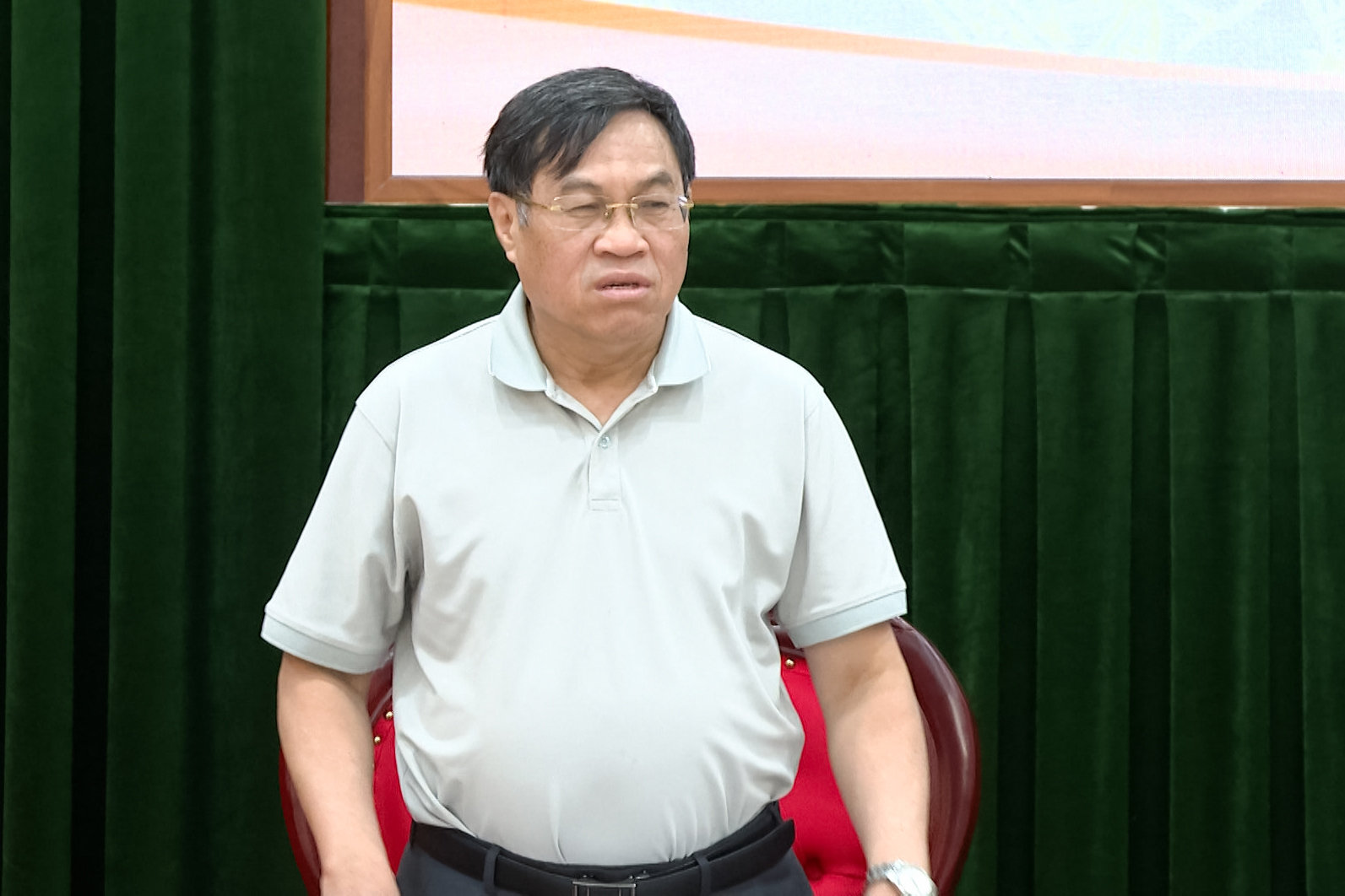 pct-vo-ngoc-hiep-lam-viec-voi-cac-ban-du-an.00_00_29_22.still002(1).jpg