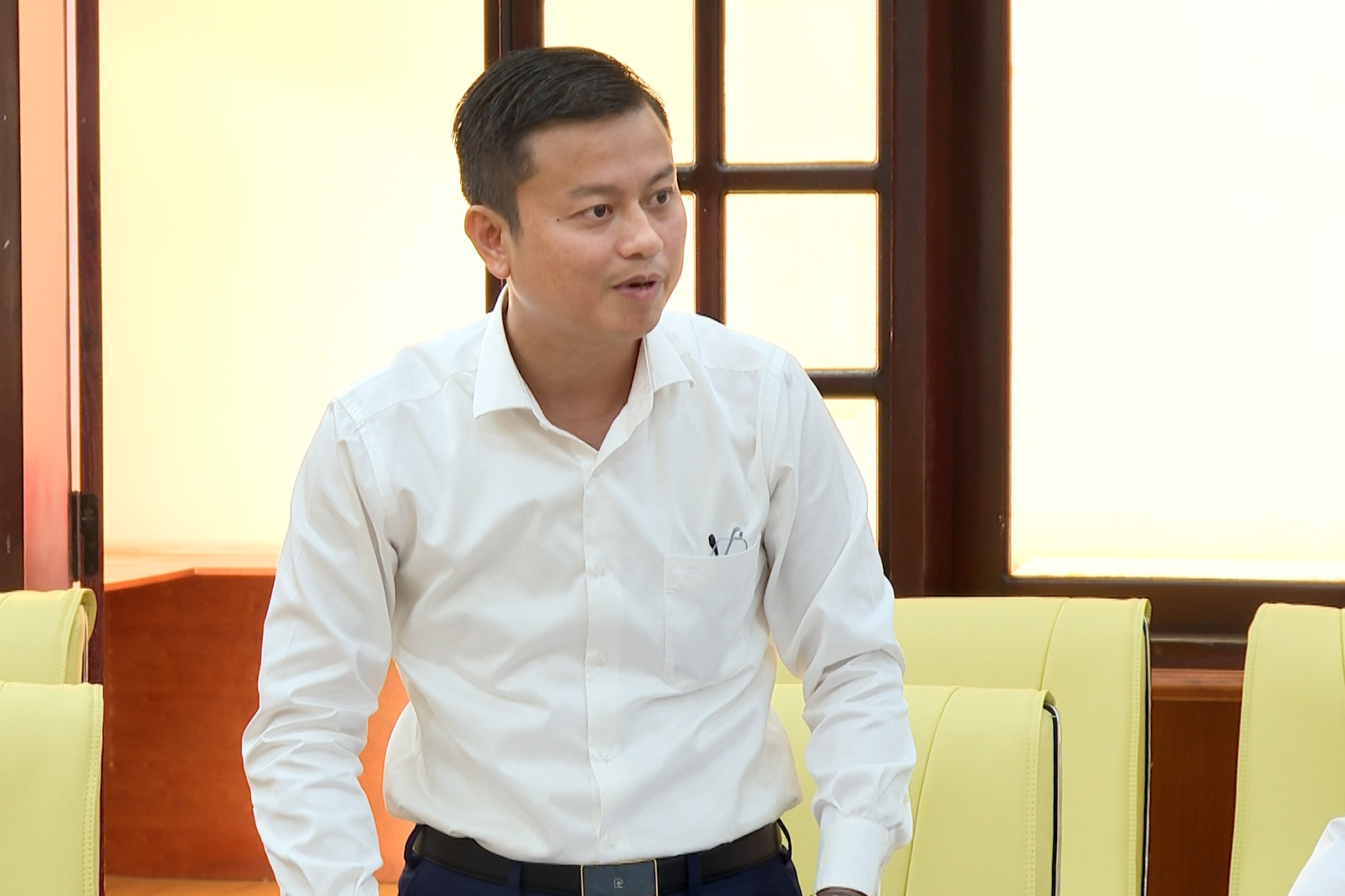 pct-vo-ngoc-hiep-lam-viec-voi-cac-ban-du-an.00_04_15_24.still006(1).jpg
