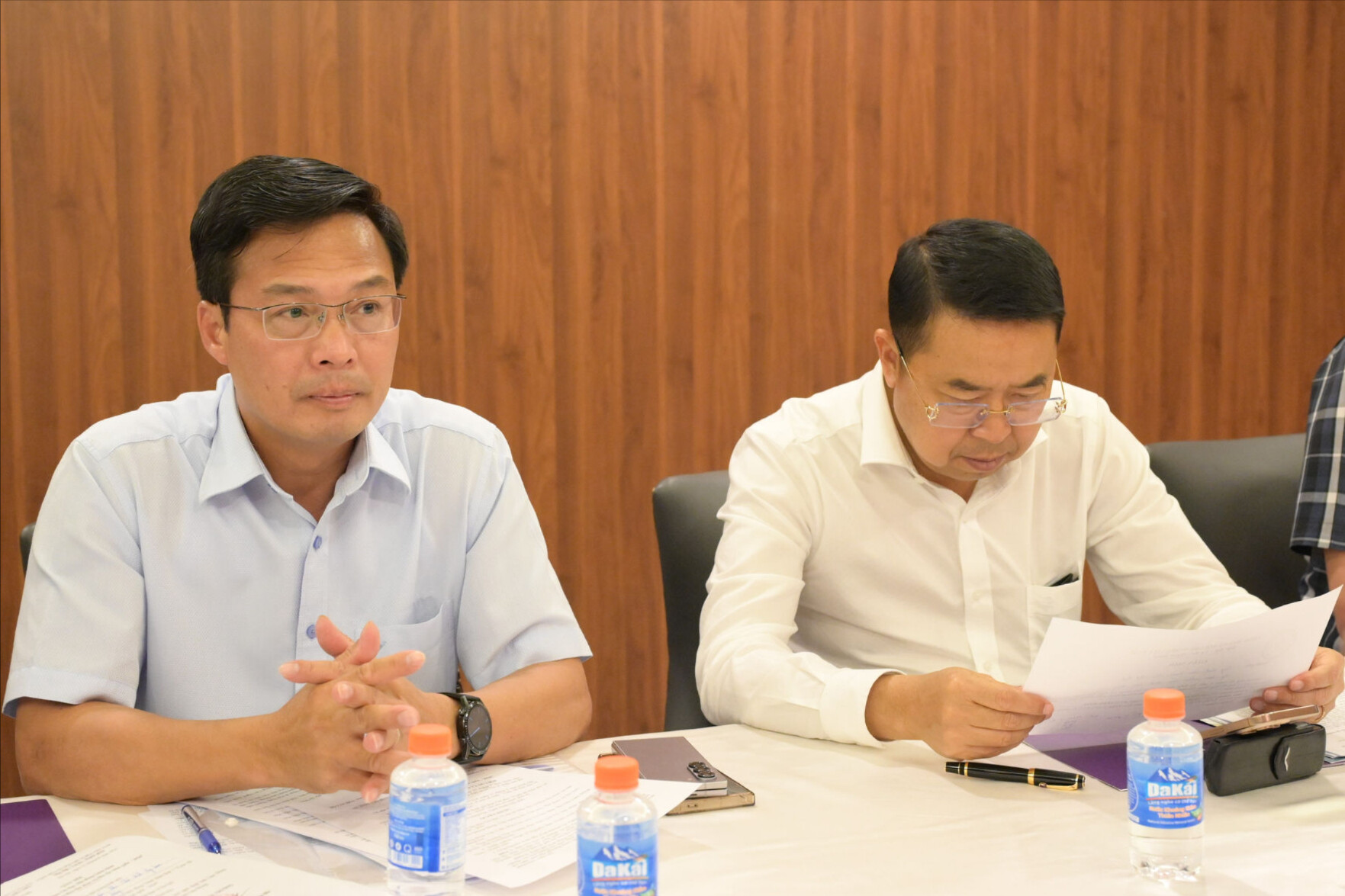 tinh-uy-vien-pho-chu-tich-ubnd-tinh-dinh-van-tuan-tham-du-cuoc-hop(1).jpg