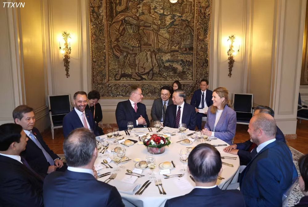 vna-potal-tong-bi-thu-chu-tich-nuoc-to-lam-hoi-dam-voi-thu-tuong-bi.avif