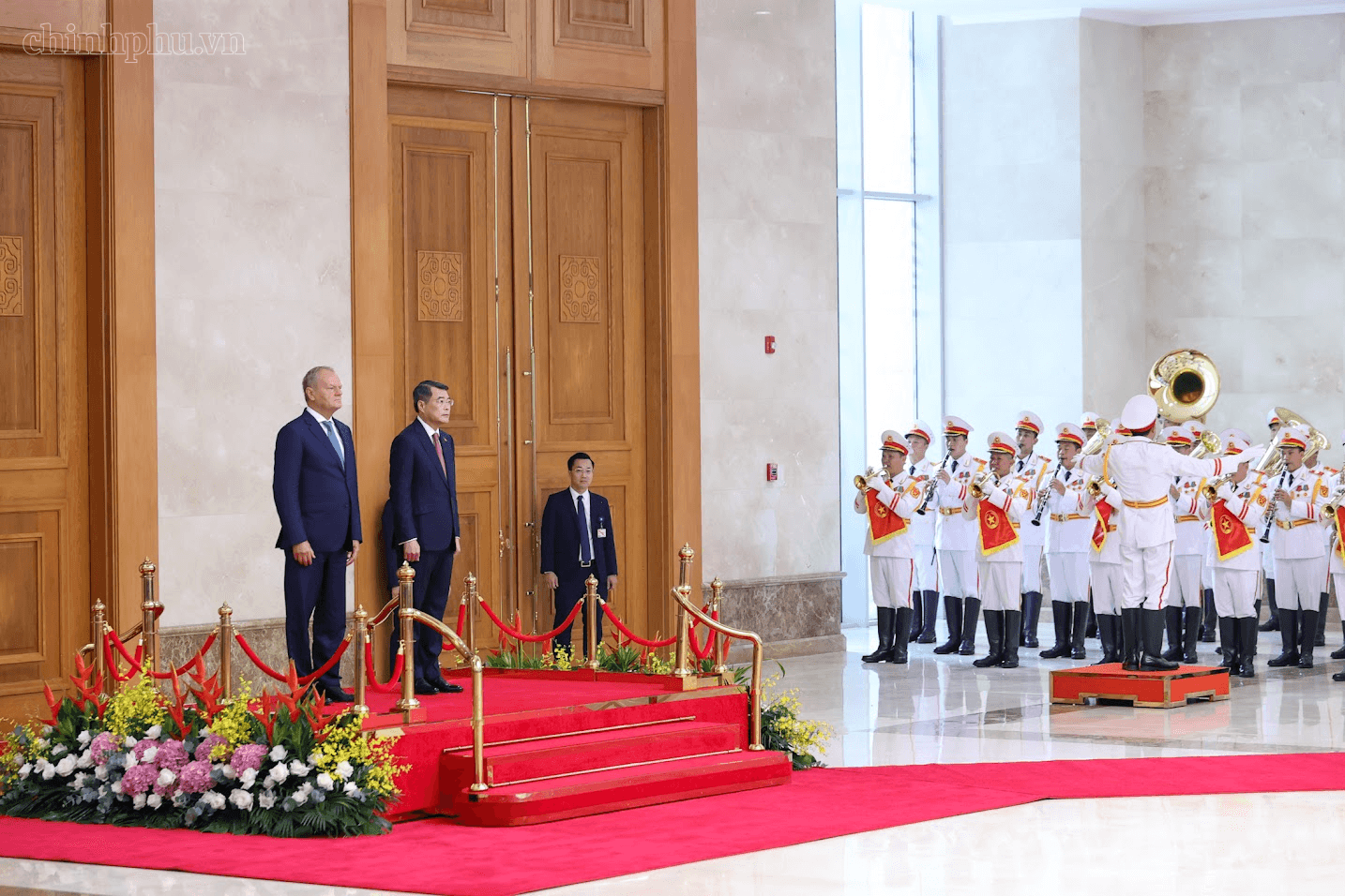 Thủ tướng Lê Minh Hưng chủ trì lễ đón chính thức Thủ tướng Ba Lan- Ảnh 1.