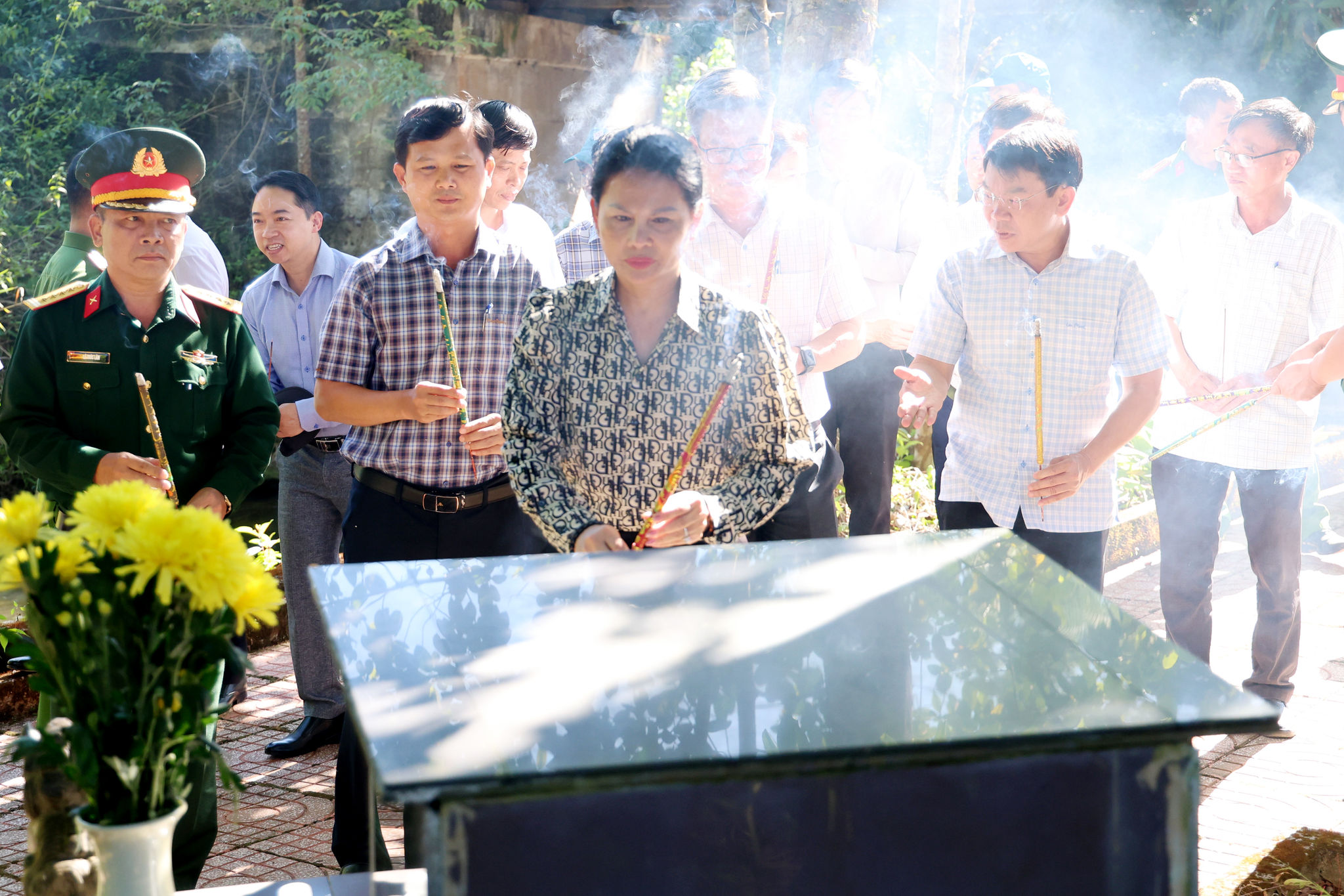 Liet si PHam Hong Cam 2