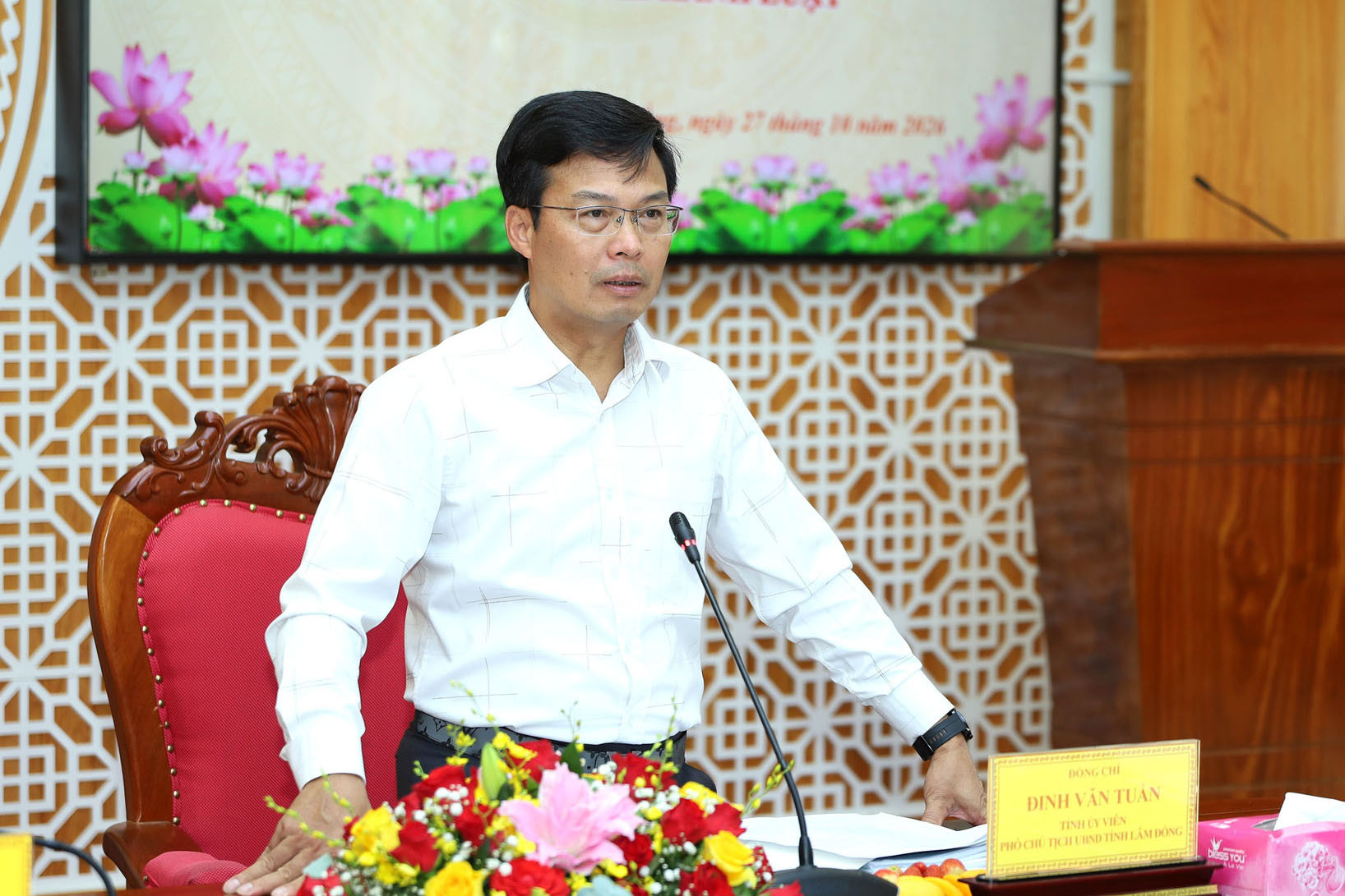 dong-chi-dinh-van-tuan-tinh-uy-vien-pho-chu-tich-ubnd-tinh-phat-bieu-tai-buoi-lam-viec(1).jpg