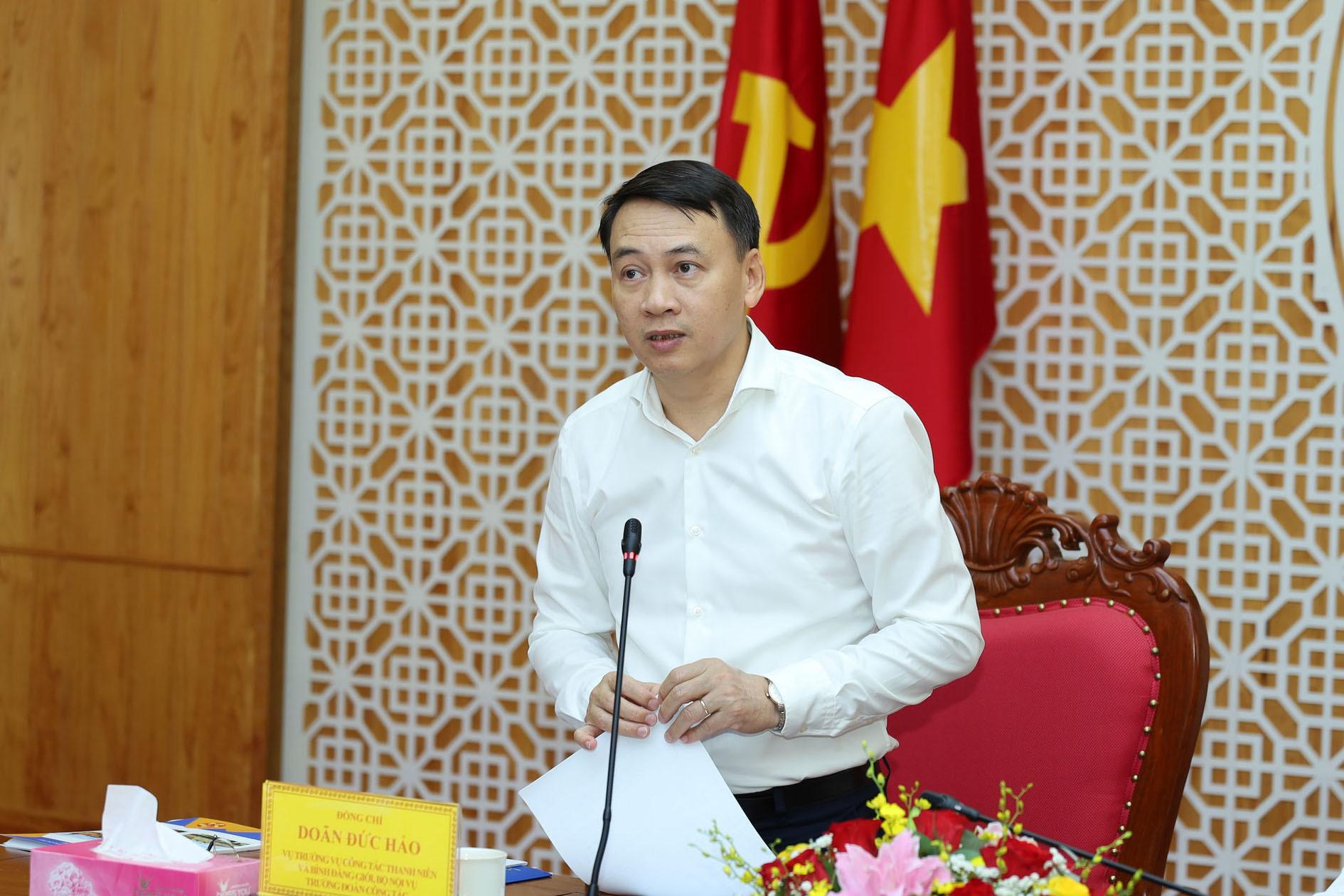 ong-doan-duc-hao-vu-truong-vu-cong-tac-thanh-nien-va-binh-dang-gioi-bo-noi-vu-phat-bieu-ket-luan-tai-buoi-lam-viec(1).jpg