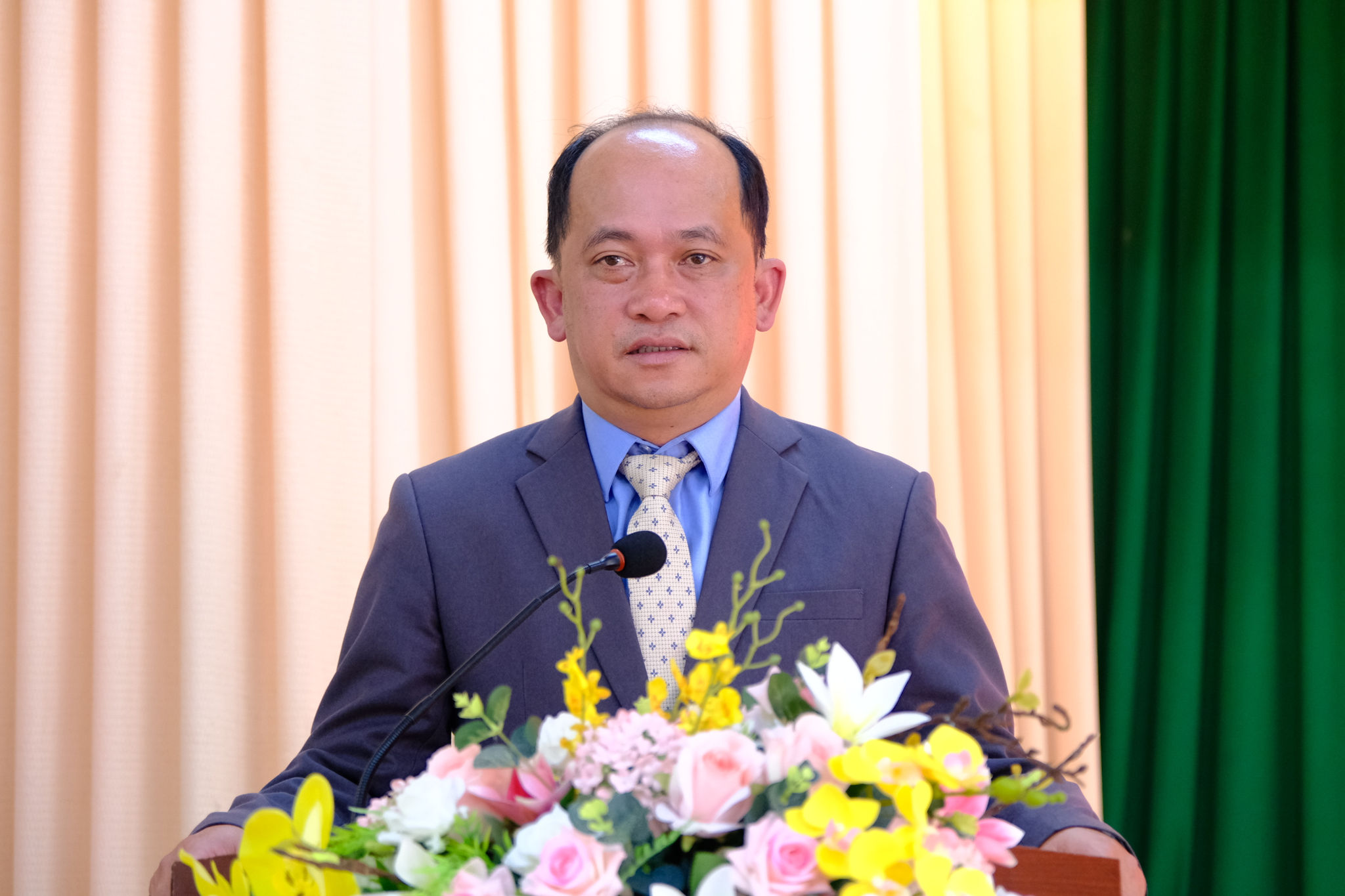 Tân Chủ tịch UBND phường Xuân Trường - Đà Lạt Trương Trung Thắng phát biểu nhận nhiệm vụ 