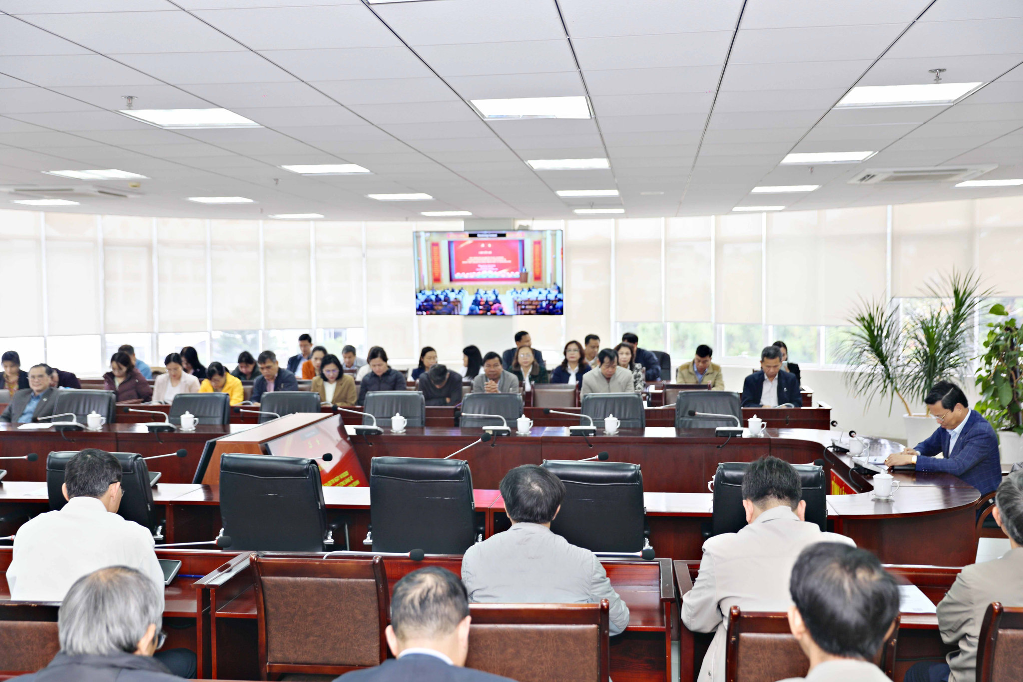 Các đại biểu tham dự Hội nghị tại điểm cầu Đảng uỷ UBND tỉnh Lâm Đồng. (Ảnh: Chính Thành)
