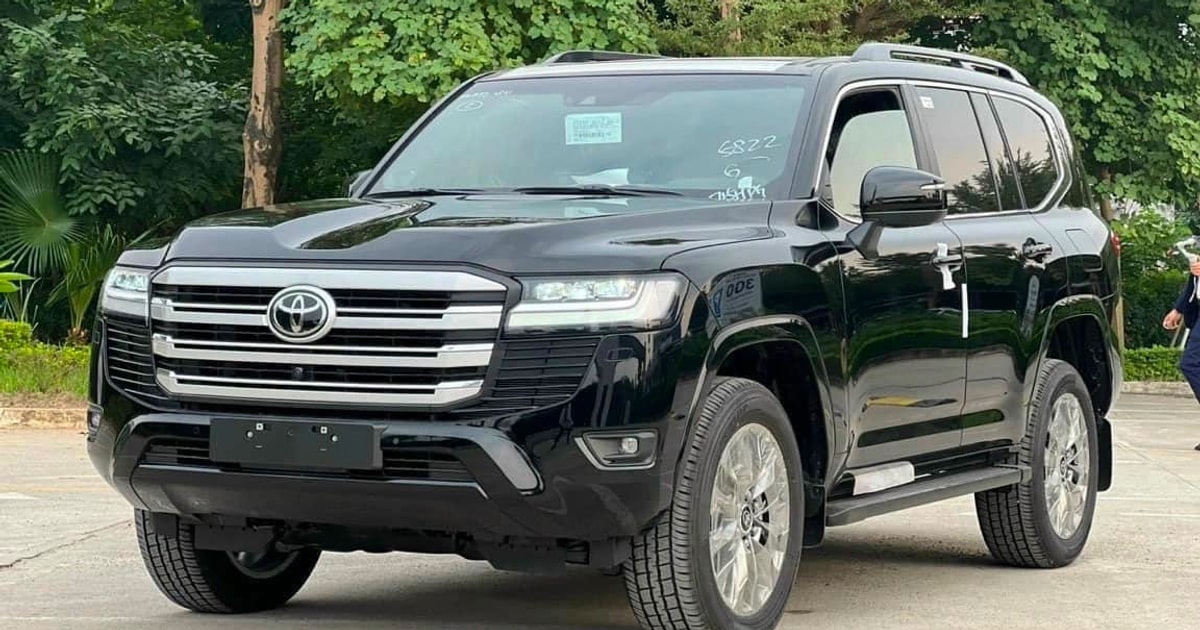 Giá xe ô tô Toyota Land Cruiser 2024 tháng 3/2024