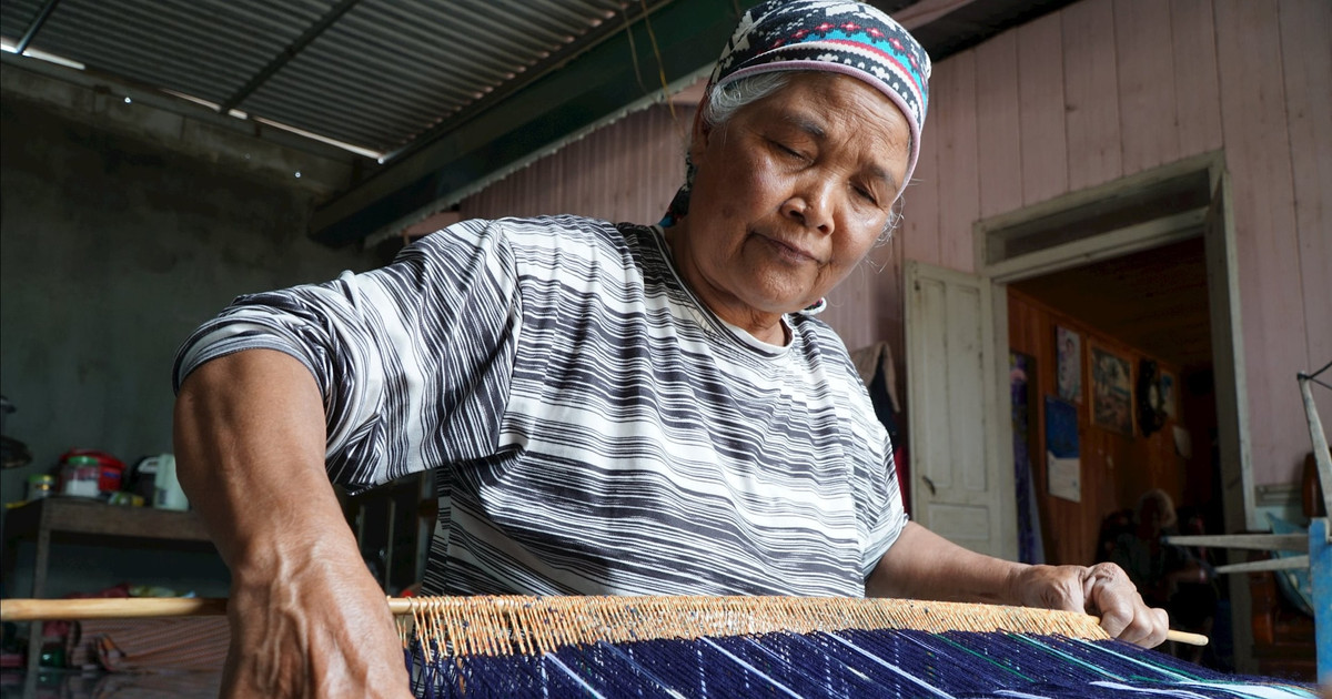 K’ho Woman Preserves an Ancient Brocade-Weaving Tradition