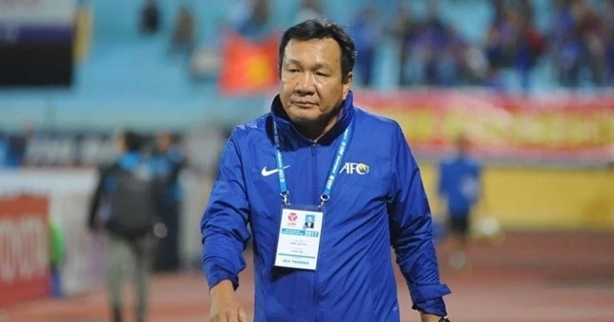 HLV Ho&agrave;ng Văn Ph&uacute;c ch&iacute;nh thức dẫn dắt tuyển nữ Việt Nam thay &ocirc;ng Mai Đức...