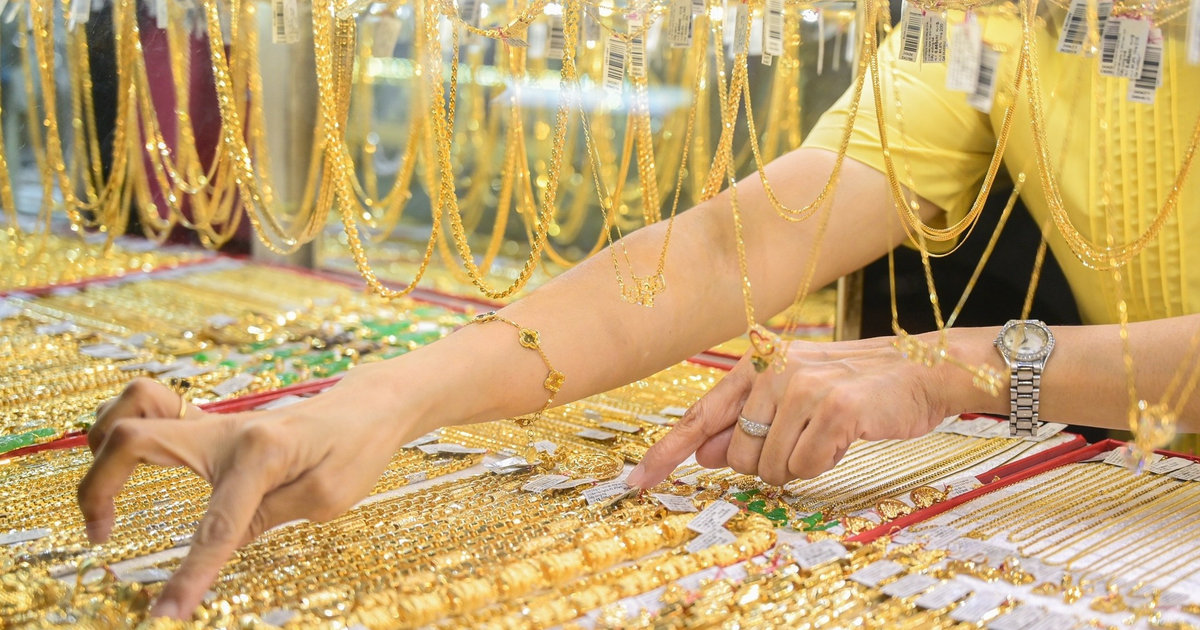 Giá vàng thế giới vượt 4.400 USD/ounce, SJC tăng 1,1 triệu đồng sau hai phiên