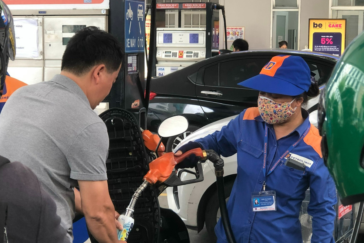 Bảng giá xăng dầu hôm nay 3/5/2026 Chủ Nhật: Giá xăng dầu Petrolimex,  PVOIL,...