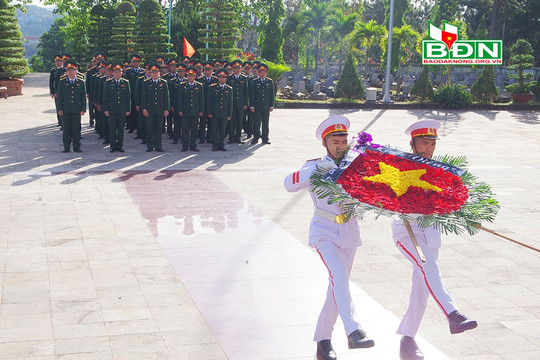 Gặp mặt truyền thống Kỷ niệm 74 năm Ngày thành lập Quân đội nhân dân Việt Nam