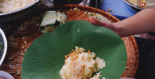 Xôi trong ẩm thực Việt: Là bữa sáng ăn vội, cũng là món ăn chứng kiến từng cột mốc đời người