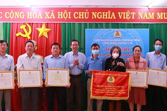 Công đoàn ngành Y tế quan tâm, hỗ trợ đoàn viên tham gia phòng, chống dịch