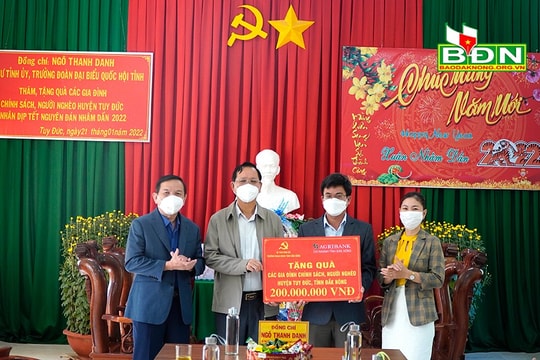 Bí thư Tỉnh ủy Ngô Thanh Danh thăm, tặng quà Tết tại huyện Tuy Đức