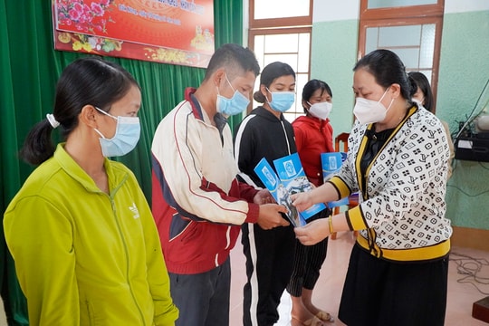 Chính sách bảo hiểm xã hội hòa mình vào cuộc sống