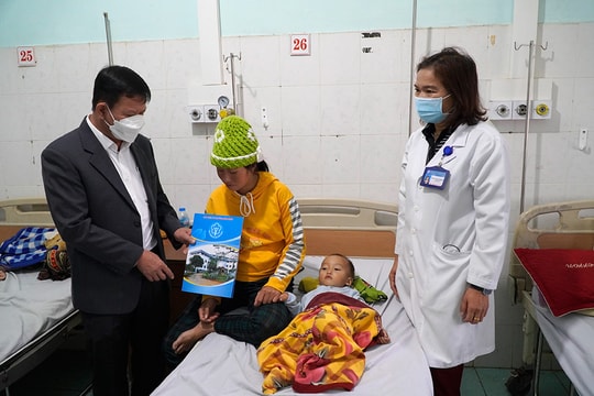 Bảo hiểm xã hội tỉnh Đắk Nông trao quà Tết cho bệnh nhân nghèo