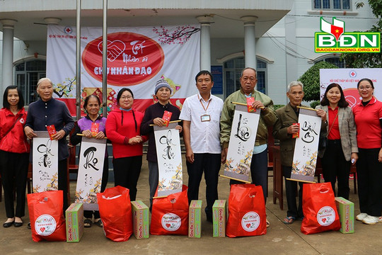 “Chợ Nhân đạo” đến với người dân nghèo của huyện Cư Jút