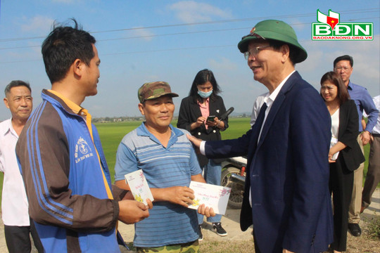Bí thư Tỉnh ủy Đắk Nông Ngô Thanh Danh  thăm HTX Sản xuất lúa gạo Buôn Choáh