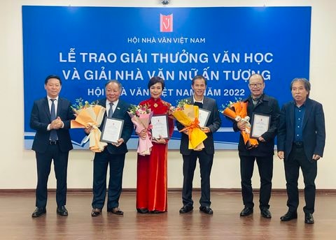 Giải thưởng Văn học năm 2022 trao cho 5 tác phẩm