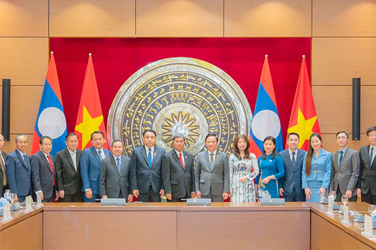 Không ngừng củng cố tin cậy, gắn bó giữa hai Quốc hội Việt Nam-Lào