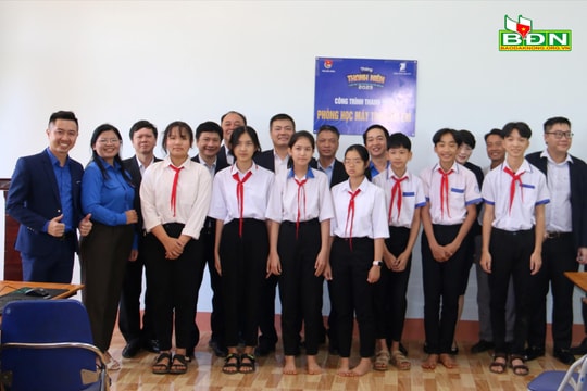 Khánh thành Công trình thanh niên “Phòng học máy tính cho em”