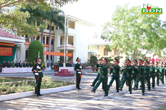 Đồng chí Hồ Văn Mười dự Lễ ra quân huấn luyện năm 2023
