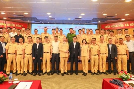 Tiếp nhận 50 cán bộ, chiến sĩ Cảnh sát giao thông hỗ trợ đăng kiểm