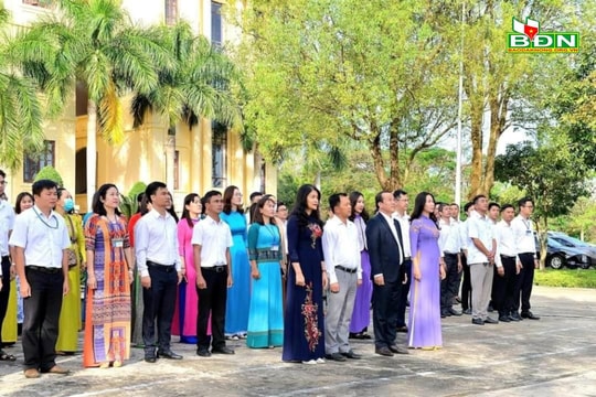 Cờ bay màu của niềm tin!