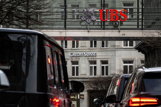 Hội đồng Liên bang Thụy Sĩ ủng hộ việc UBS tiếp quản Credit Suisse