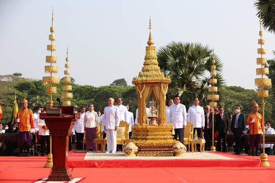 Campuchia thực hiện nghi lễ xin lửa và rước đuốc SEA Games 32