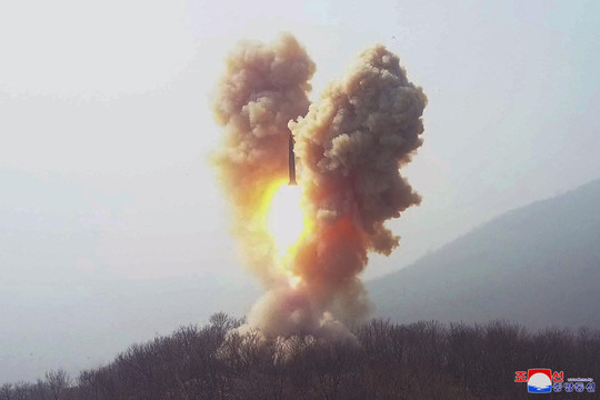 [Photo] Triều Tiên tiến hành diễn tập phản công hạt nhân chiến thuật