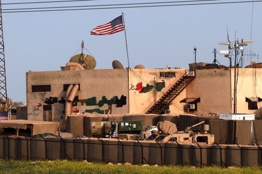Một căn cứ của Mỹ ở miền Đông Bắc Syria bị tấn công tên lửa
