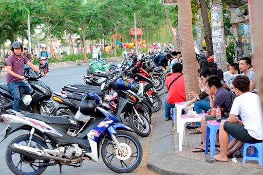 Mức phạt hành vi lấn chiếm vỉa hè, lòng đường gây cản trở giao thông