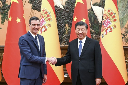 Trung Quốc mong muốn Tây Ban Nha hỗ trợ thúc đẩy đối thoại với EU