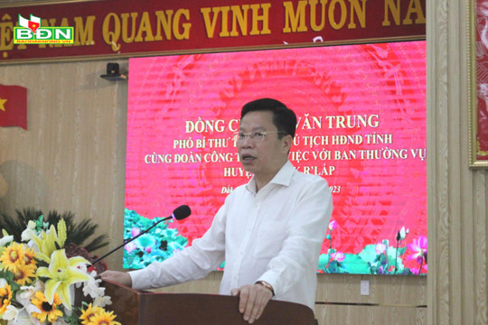 Đồng chí Lưu Văn Trung làm việc với Ban Thường vụ Huyện ủy Đắk R’lấp