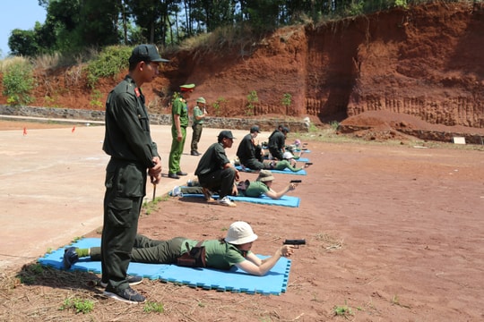 400 cán bộ, chiến sĩ công an Đắk Nông thi bắn súng giỏi