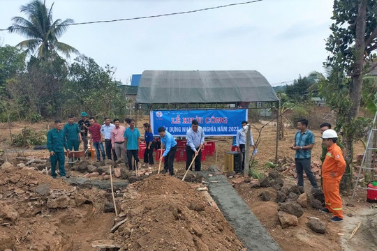 PC Đắk Nông xây dựng 5 nhà tình nghĩa cho hộ nghèo
