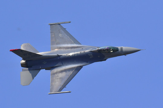 Rơi máy bay F-16 của quân đội Mỹ tại Hàn Quốc, phi công thoát nạn