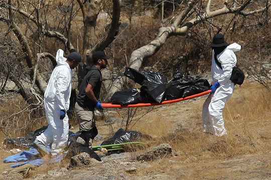 Cảnh sát Mexico phát hiện nhiều túi thi thể trong khe núi tại bang Jalisco