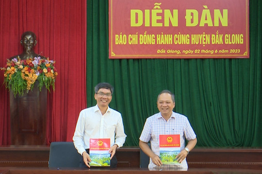 Báo chí và huyện Đắk Glong đồng hành phát triển