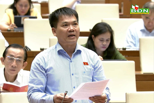 ĐBQH Đắk Nông tham gia thảo luận tại hội trường về dự án Luật Đất đai (sửa đổi)