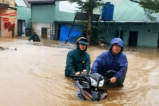 Lâm Đồng: TP.Bảo Lộc ngập nặng sau trận mưa lớn