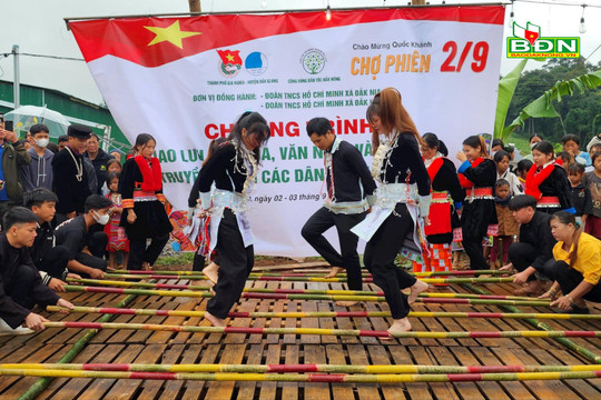 Giao lưu văn hóa, văn nghệ và ẩm thực truyền thống các dân tộc tại Nông trại phượng Vân