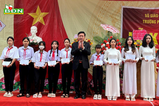 Trường DTNT THCS - THPT huyện Đắk Mil quyết tâm nâng cao chất lượng dạy và học
