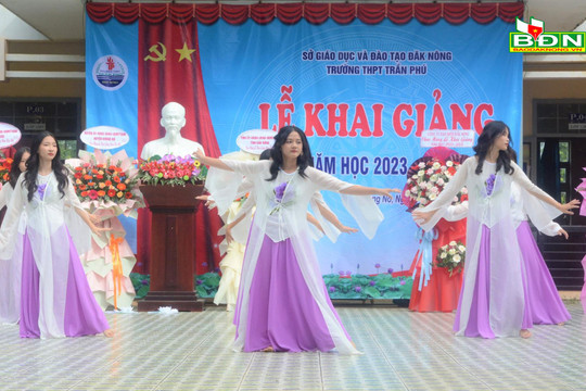 Trường THPT Trần Phú (Krông Nô) quyết tâm thực hiện tốt nhiệm vụ dạy và học