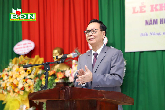Bí thư Tỉnh ủy Đắk Nông Ngô Thanh Danh dự khai giảng với gần 500 học sinh ở Gia Nghĩa